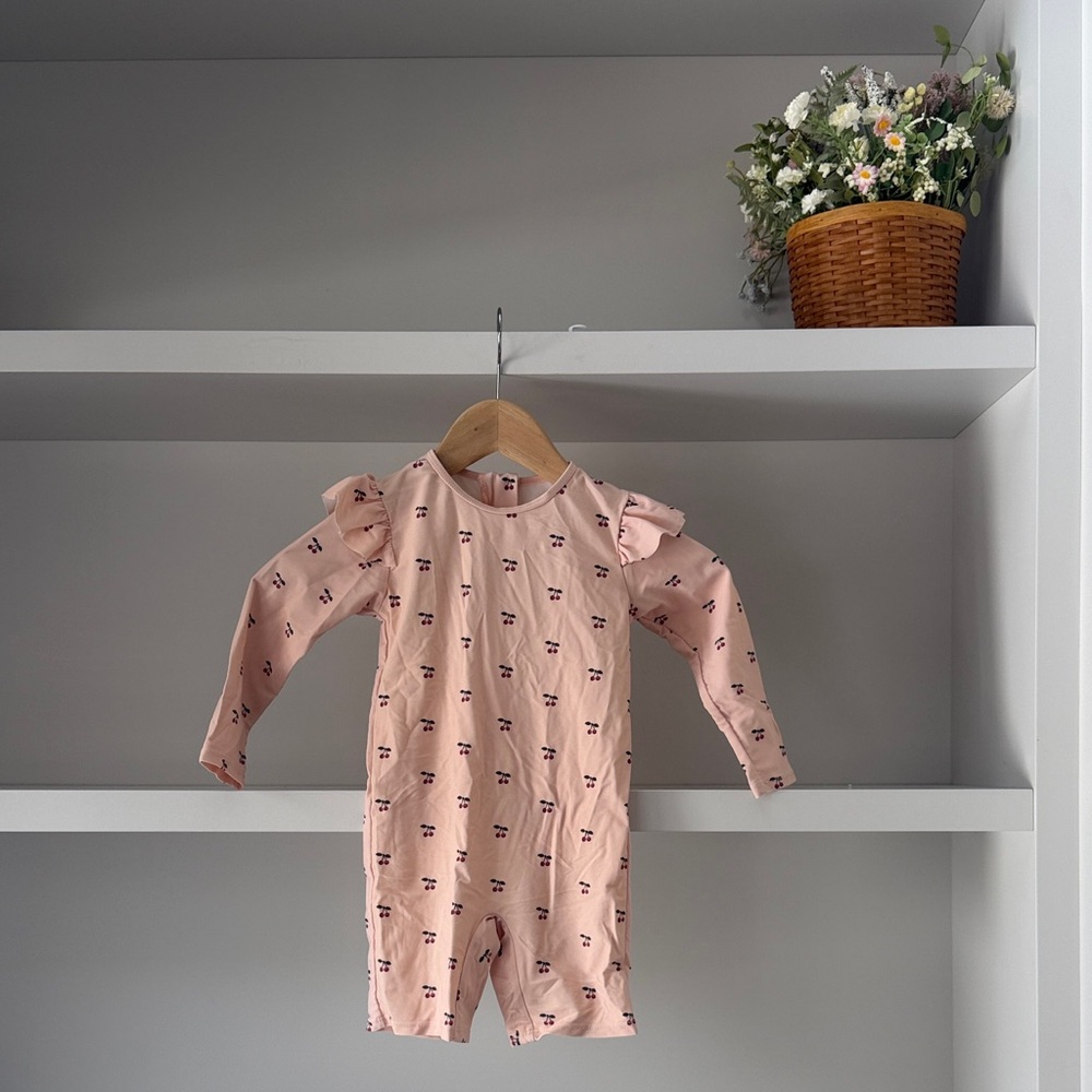 Pink Baby Girls' One-Piece Romper with Ruffle Shoulders